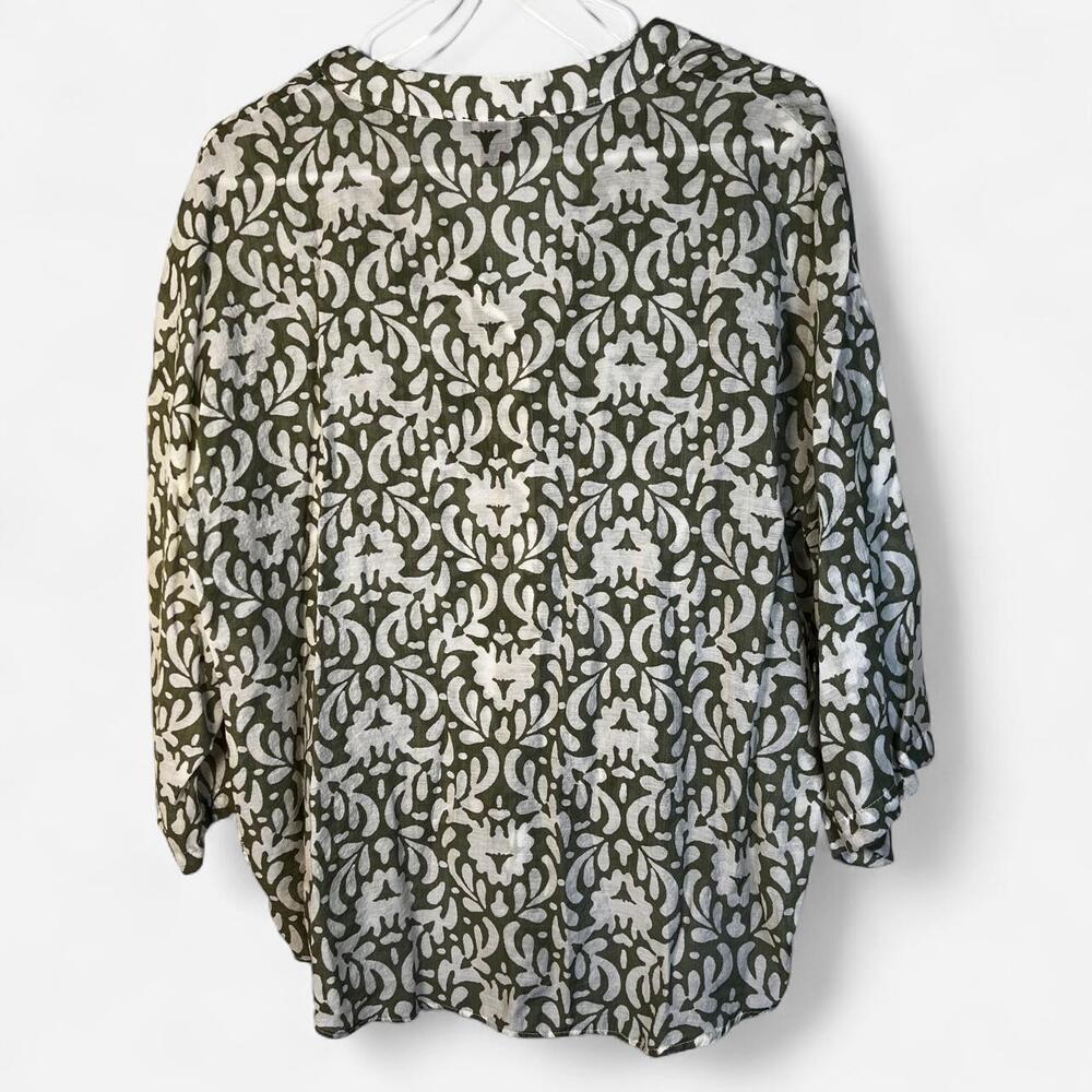 Halogen white and olive green floral print blouse in size large - Picture 4 of 4